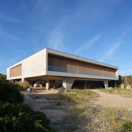 LA SECRETA HOUSE